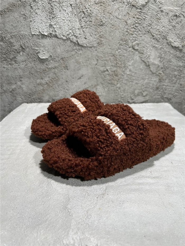 BLCG SLIPPERS