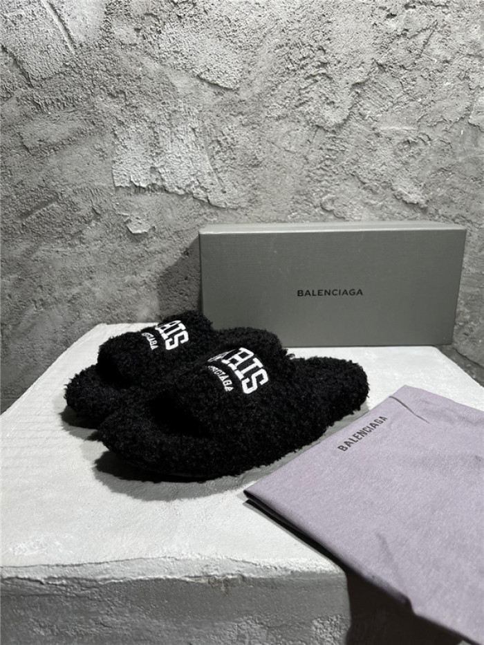 BLCG SLIPPERS