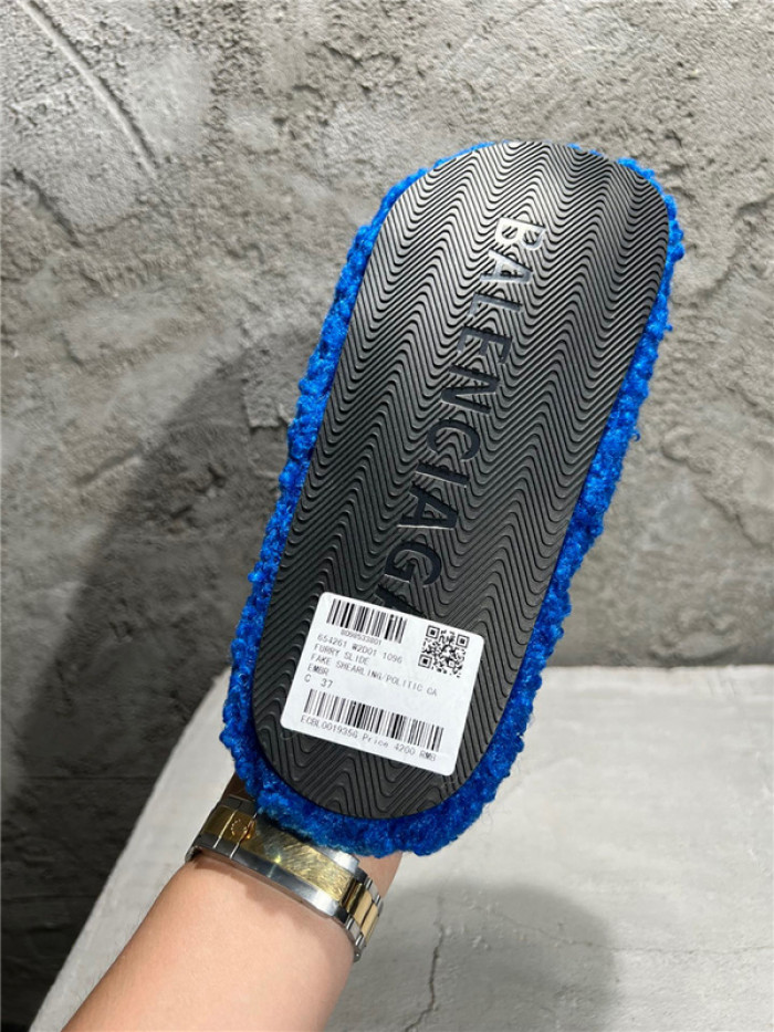 BLCG SLIPPERS