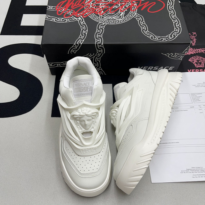 VERS SNEAKERS