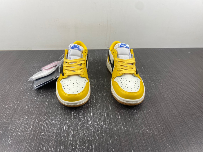Travis Scott x Air Jordan 1 Low DZ4137-700