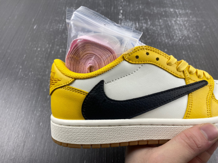 Travis Scott x Air Jordan 1 Low DZ4137-700
