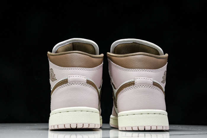 Air Jordan 1 Mid Feasts   BQ6472-620