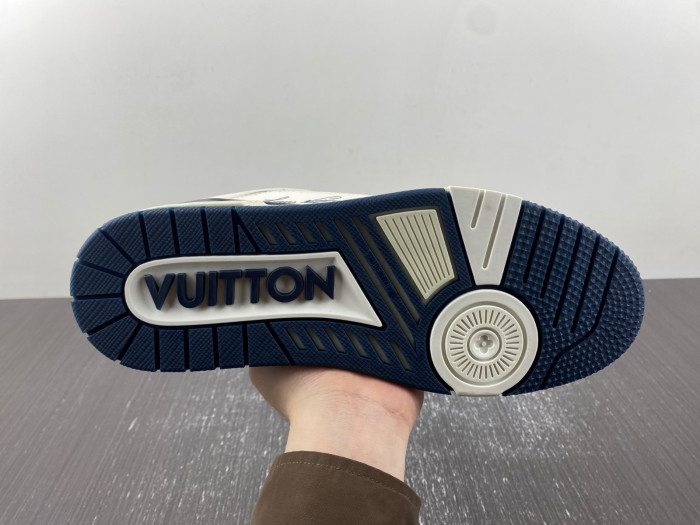 LV SNEAKER LOW   120402