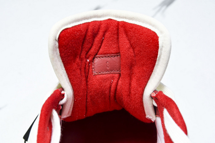 Gv*c sneaker