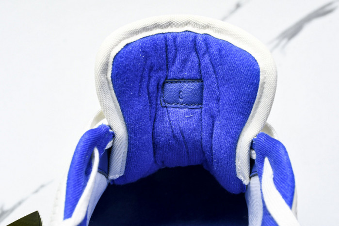 Gv*c sneaker