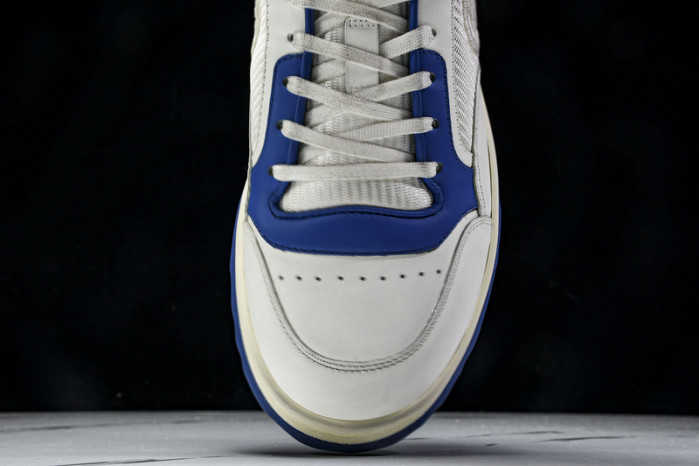Gv*c sneaker
