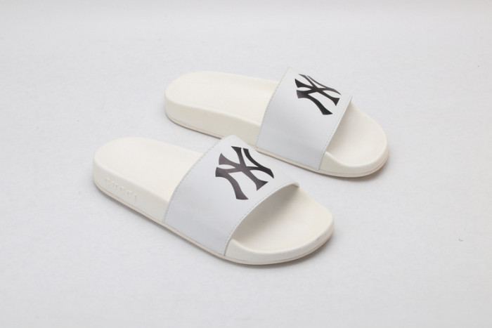 Gv*c slippers