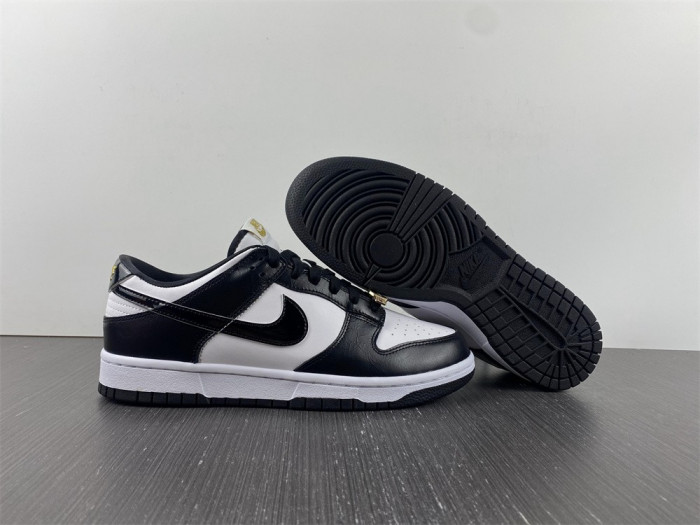 Dunk Low “World Champ” DR9511-100