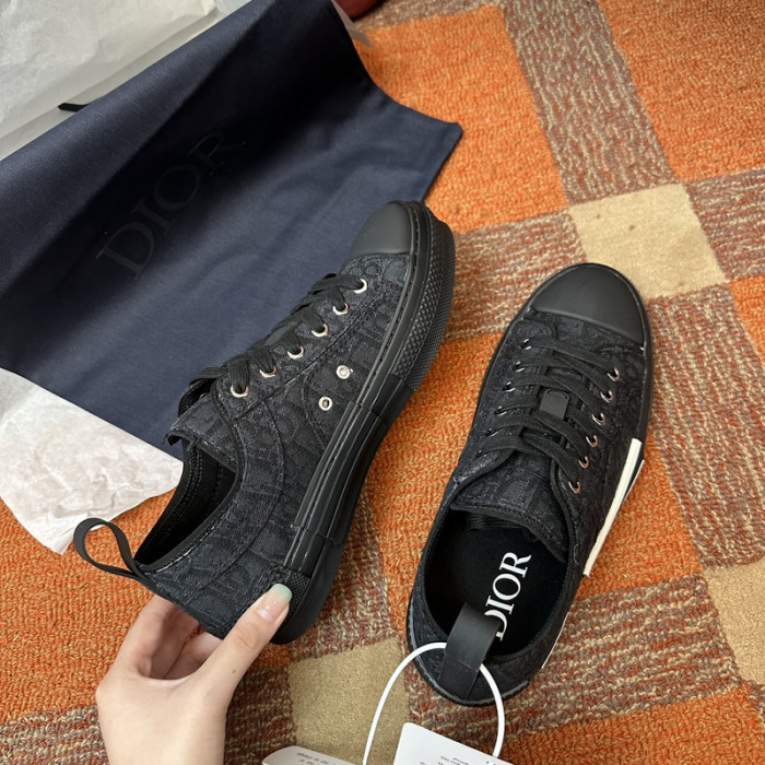 D10R B23 Sneakers Low Top