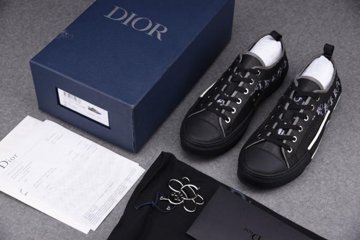 D10R B23 Sneakers Low Top