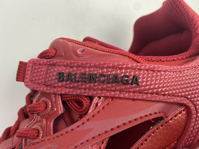 BLCG Track.2 Pearl Red 570391 W2GN3 2029