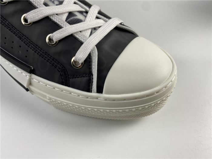 D10R B23 Oblique High Top Sneaker